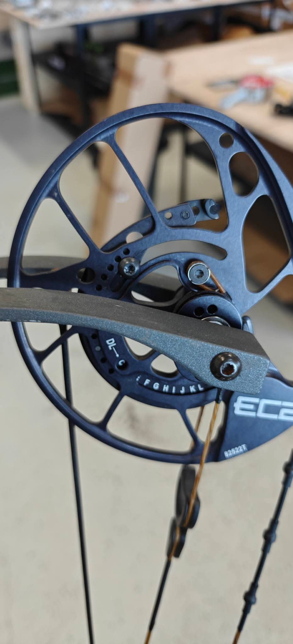 PSE  Mach DS 30 EC2 60-70 RH charchoal taljajousi (varasto)